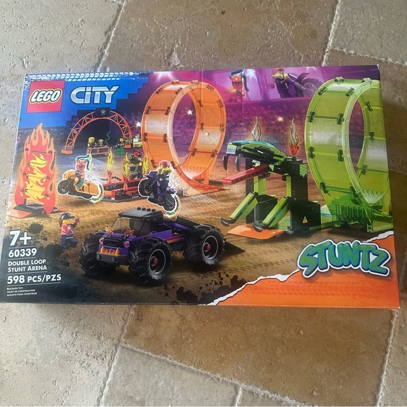 LEGO City Stuntz Double Loop Stunt Arena 60339 (598 Pcs) – New - Picture 1 of 16